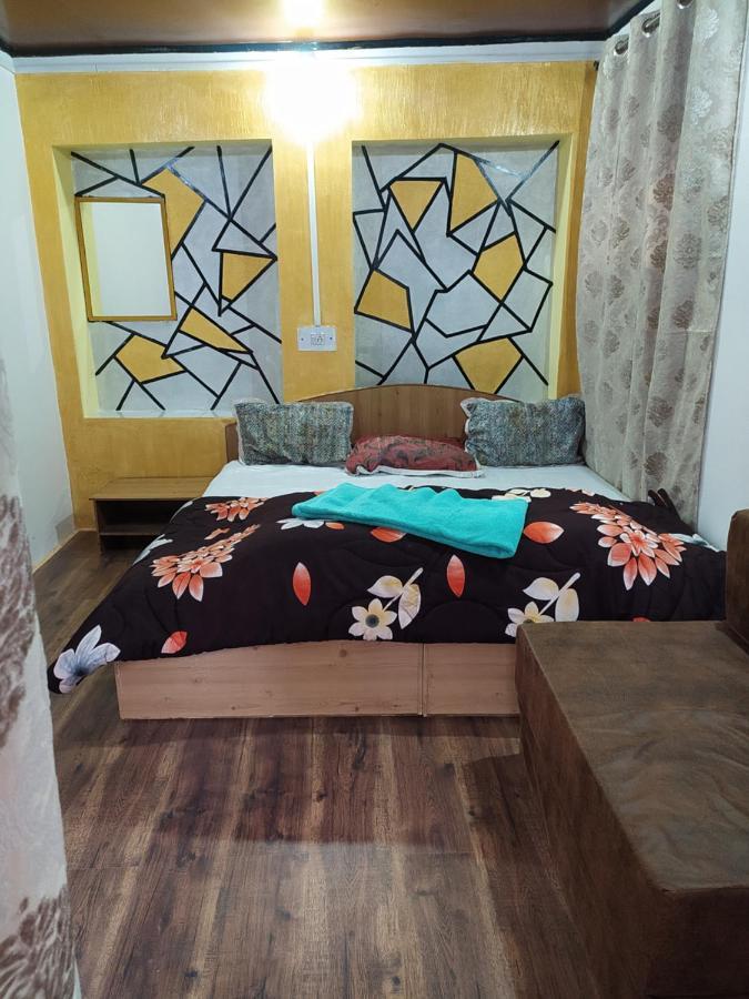 Mir Guest House Пахалгам Экстерьер фото